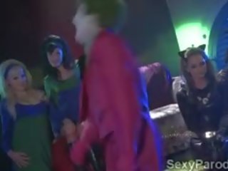 Joker baise 2 fou hotties en xxx parodie de batman