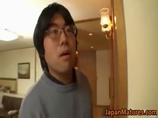 Strastno japonsko middle-aged bejbe sesanje part4